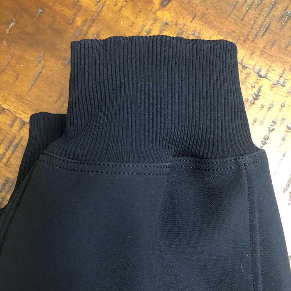NWOT Lululemon On the Fly Jogger *Woven - Picture 2 of 8